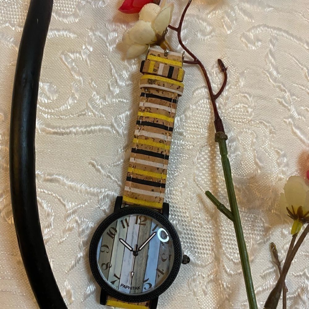 🎁Paphitak ladies fashion watch Retro charming Available in different colors 💥 - Picture 9 of 11